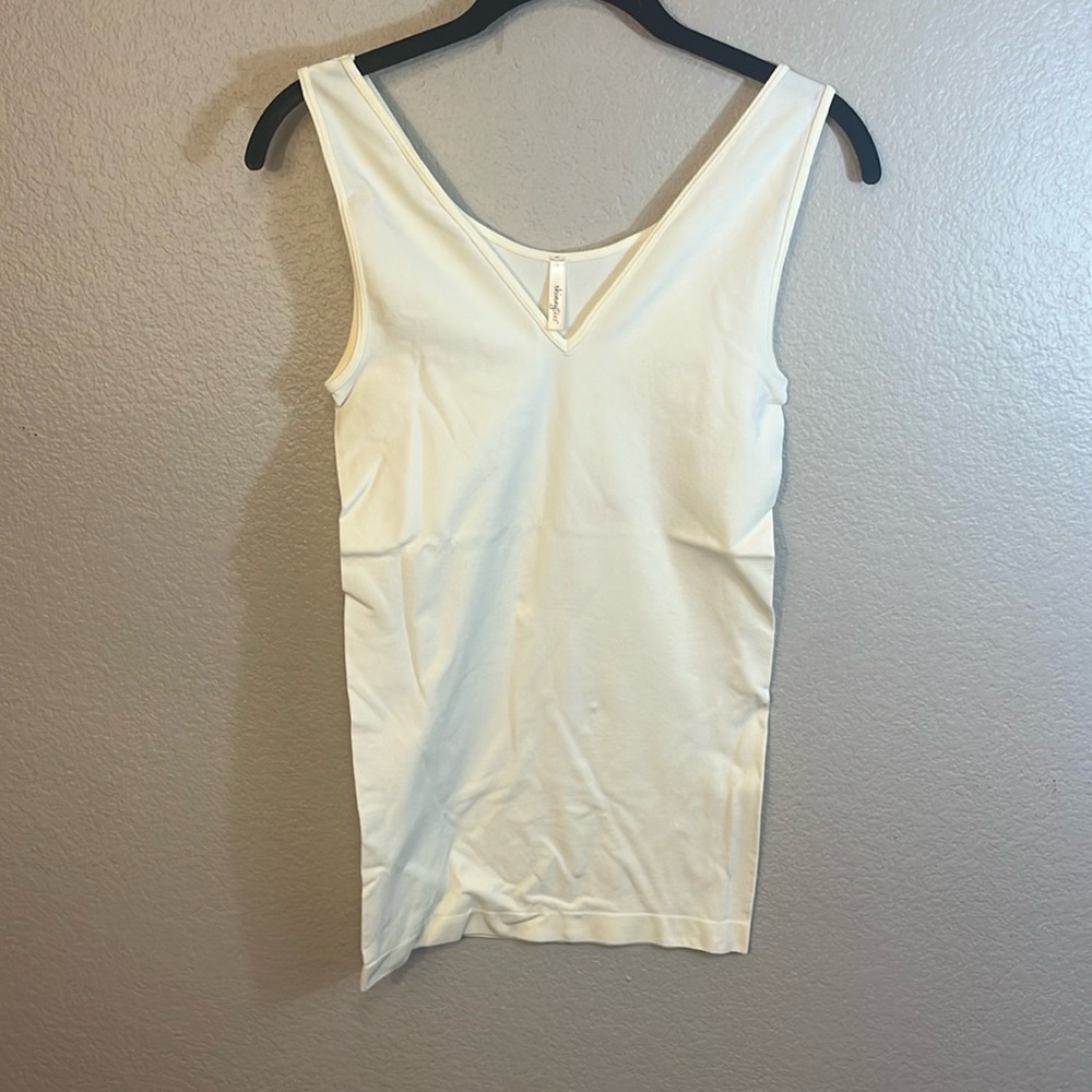 NWT Skinny tees lite cream v neck